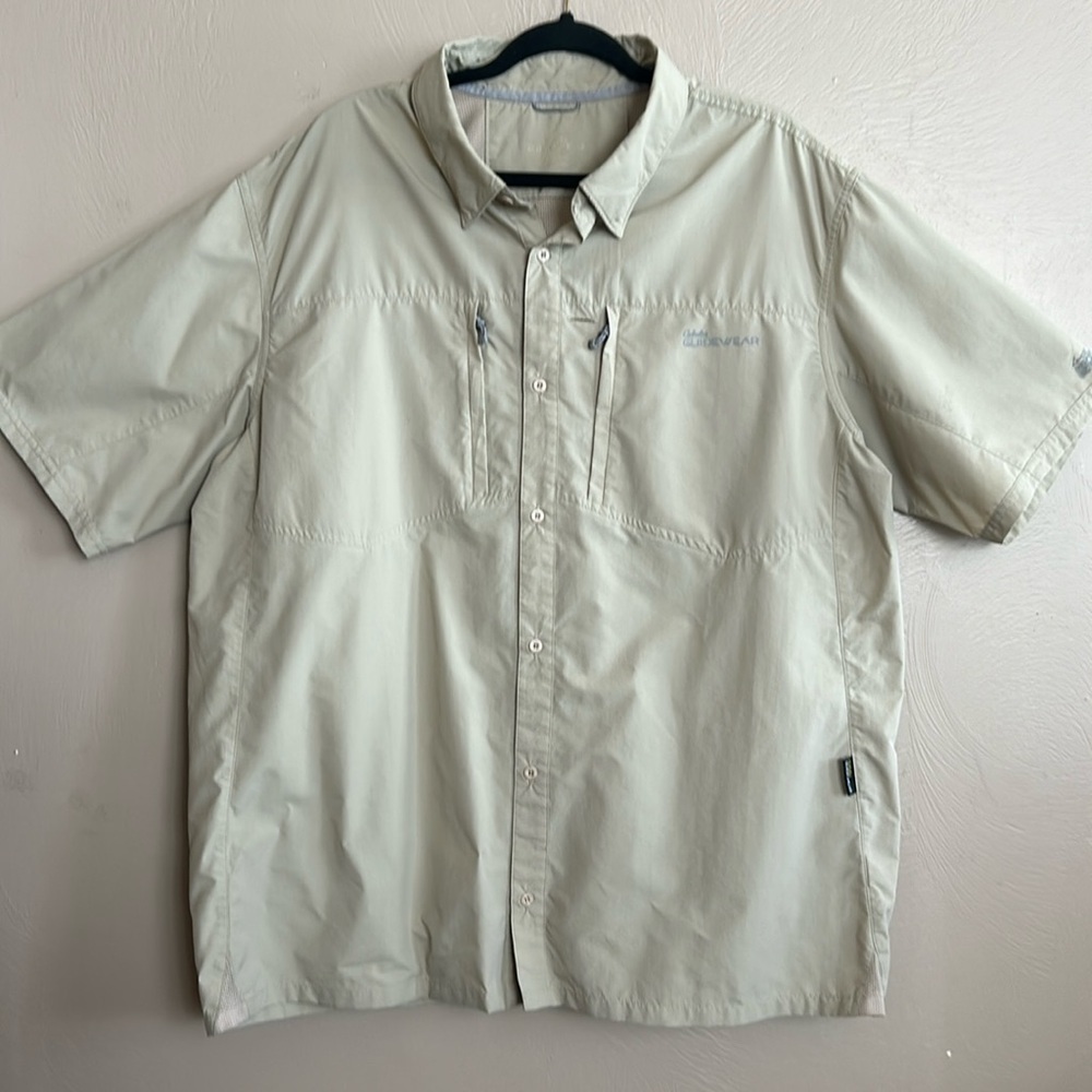 Cabela’s Glidewear Vented Men’s Button Up Shirt. Khaki Color. Size 2XL.